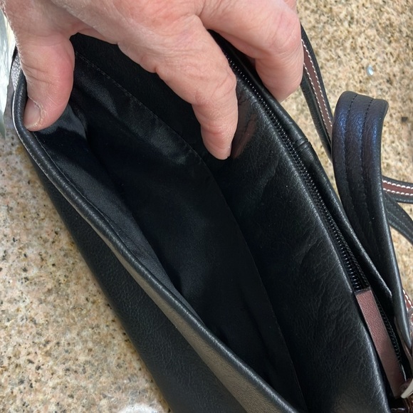 Stone Mountain black leather purse - Picture 15 of 16